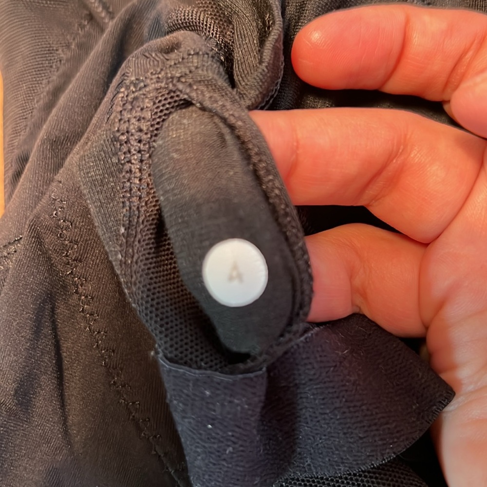 Lululemon black  tank top with built in bra. size 4 has pads. EUC - Picture 6 of 6